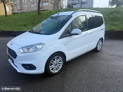 Ford Tourneo Courier 1.0 EcoBoost Titanium