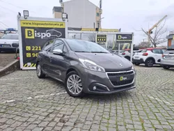 Peugeot 208 1.2 PureTech Signature