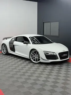 Audi R8 5.2 v10 Plus Quattro S-tronic 550cv Frein carbone-céramique Siège F1 Échappement Capristo