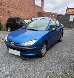 Peugeot 206 1,4i centralisation/climatisation/attelage/vitre électriques/