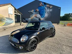 Mini Cooper 1,6l essence full black révisée