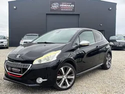 Peugeot 208 1,6hdi 100cv bvm6 full option édition XY