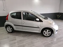 Peugeot 107 107 Black & Silver