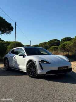 Porsche Taycan Cross Turismo 4S