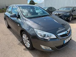 Opel Astra J Berline 5 2l 160cv cosmo
