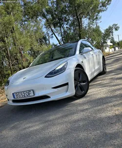 Tesla Model 3 plus standard