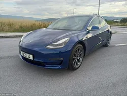 Tesla Model 3 longe range