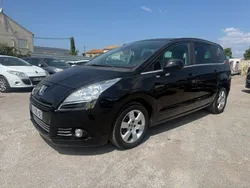 Peugeot 5008 - 1.6 E-HDI 115cv - 7 places BVM6 Allure