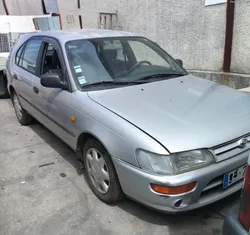 Toyota Corolla Xli com ar-condicionado 4 vidros elétricos