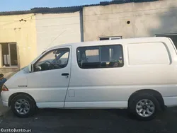 Toyota HiAce Toyota HiAce 6Lugares