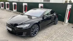 Tesla Model S 85D