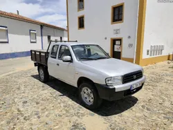 Mazda B2500 4x4 king cab de 2002 impecável