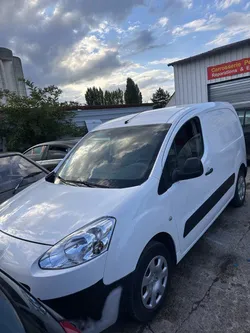 PEUGEOT Partner (B9) Utilitaire L1 850 Kg 1.6 HDi 8V FAP Fourgon 90 cv