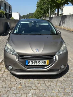 Peugeot 208 1.6 HDI FELINE
