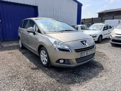 Peugeot 5008 1.6 HDI 110 CH 7 places