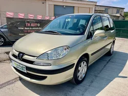 Peugeot 807 2.0 HDi 120 Ch Confort 8 Places Entretien Suivi Garantie 6 Mois