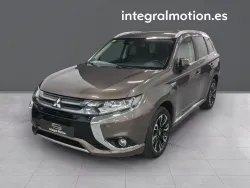 MITSUBISHI Outlander PHEV Kaiteki 4WD