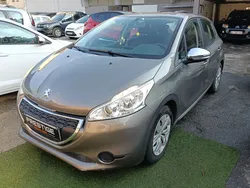 Peugeot 208 1.2 ESSENCE 82 ch