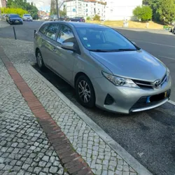 Toyota Auris E15UT (A), Variante NDE180(W); NDE180L-DWFDXW(3R)