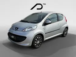 PEUGEOT 107 1.0 Urban Move