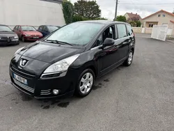 PEUGEOT 5008 1.6 HDi 110ch FAP BVM6 Confort Pack 7pl