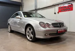 MERCEDES-BENZ CLASSE CLK 240 2.6 V6 170 CH BOITE AUTO Toit ouvrant / Régulateur / Bluetooth / Jantes Alu