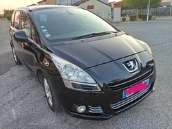 Peugeot 5008 7 places a bon etat