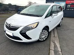 Opel zafira tourer 2016 cgn essence