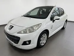 Peugeot 207 phase II toit pano 1.4 HDI 70cv Série 64 clim