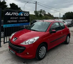 Peugeot 206 plus urban / très faible km / boîte manuelle / 5 places /entretien complet a jour / révision neuve / kit distribution pompe à jour