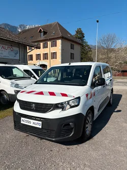 Peugeot Partner 1.5 Blue HDI 100 CV - Cabine approfondie - 5 Places - Double porte latérale coulissante - Climatisation - Radars de recul - Rétroviseurs rabattable électriques - 11 658  H.T