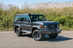 TOYOTA Land Cruiser GRJ76 4 places 4.0L V6 Essence 2026 boîte manuelle, 4x4 version tropicalisée homologué N1 CTTE Fourgon SANS MALUS