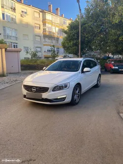 Volvo V60 2.4 D6 Summum AWD Phev