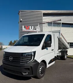 650  HT/mois. NISSAN INTERSTAR RJ PROPULSION 170 CH N CONNECTA; cARROSSERIE BENNE ET COFFRE