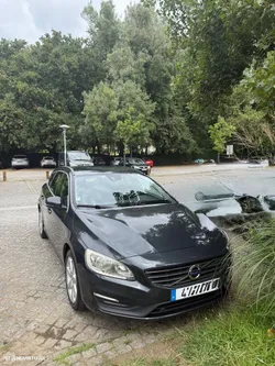 Volvo V60 2.0 D2 R-Design