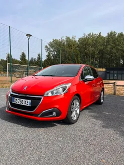 Peugeot 208 1.2 PureTech 4CV Style 5p – Distribution NEUVE – État 10/10