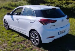 Hyundai i20 1.2 COMFORT 85 CV (poucos kms) 2015