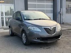 Lancia ypsilon 1.2l 8v 70ch gold +