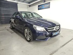 Mercedes Classe C Berline 220d regulateur auto adaptatif / Keyless Start / Sièges av chauffants et électrique / bleu cavansite / climatisation bi-zone / feux et essuis glaces auto
