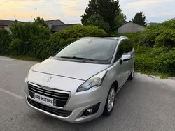 PEUGEOT 5008 - 1.6 115ch HDi Allure