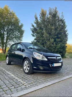Opel Corsa Versão Cosmo com caixa 6 velocidades