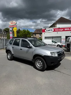 DACIA DUSTER 1.5dci 90 1ere main excellent etat faible kilometrage
