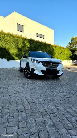 Peugeot 2008 1.2 PureTech GT EAT8