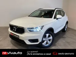 VOLVO XC40 T2 Momentum Core