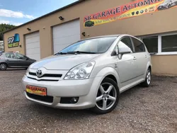 Toyota corolla verso 7 places