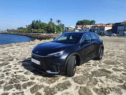 Lexus LBX Elegant