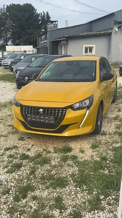 Peugeot 208 1.2l 100ch style garanti 1 AN