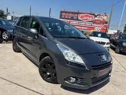 PEUGEOT 5008 1.6 HDI 110CH PREMIUM PACK * GPS BLUETOOOTH TOIT PANO RÉGULATEUR RADAR JANTES ALU * ENTRETiEN À JOUR * PAIEMENT EN 4 X
