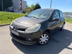 Renault Clio 3 1.6i 16v 110 chevaux CT OK vidange faite