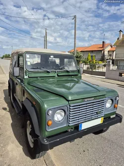 Land Rover Defender (Defender 90St)
